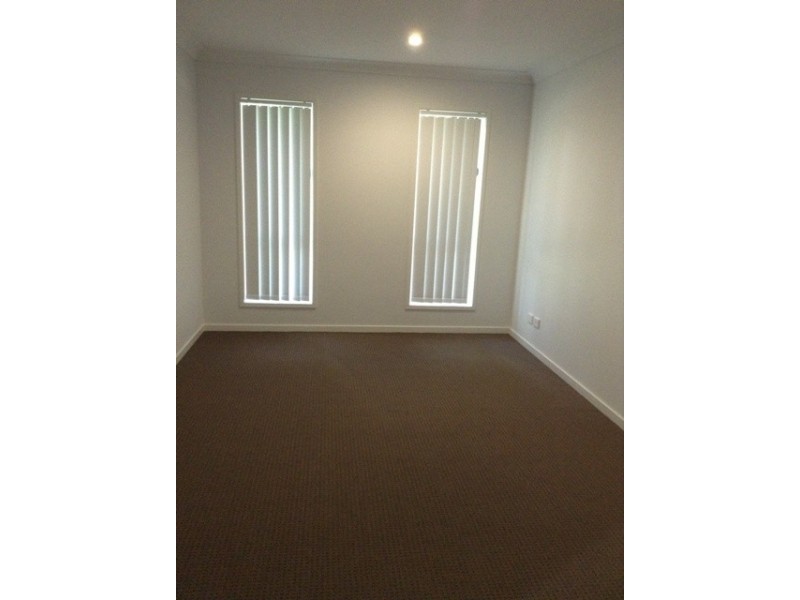 16 Amber St, Emerald QLD 4720