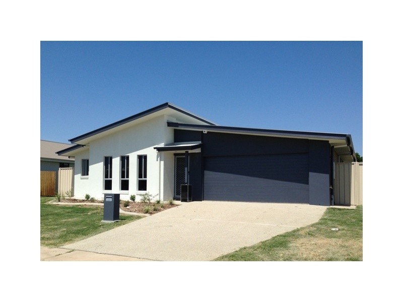 12 Jade Street, Emerald QLD 4720