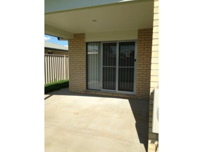 12 Jade Street, Emerald QLD 4720