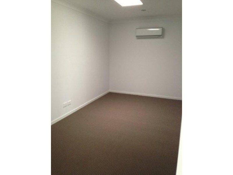 12 Jade Street, Emerald QLD 4720