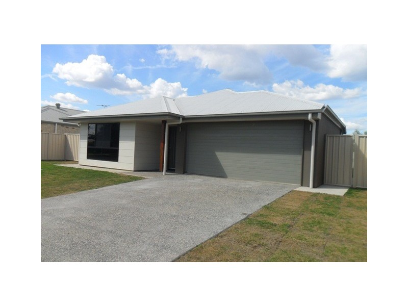 152 Opal Street, Emerald QLD 4720