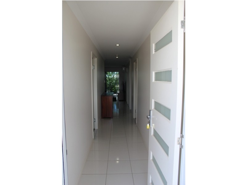 2/44 Lakeside Drive, Emerald QLD 4720