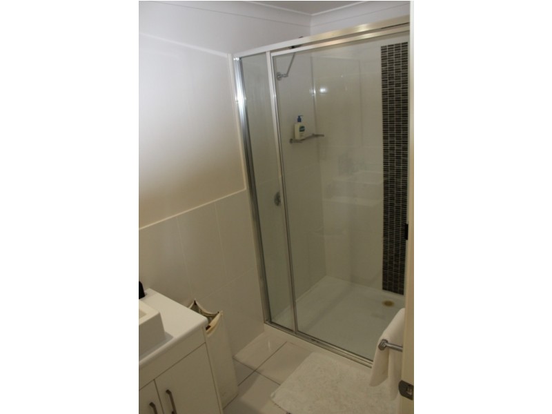 2/44 Lakeside Drive, Emerald QLD 4720