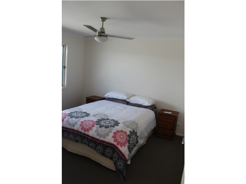 2/44 Lakeside Drive, Emerald QLD 4720