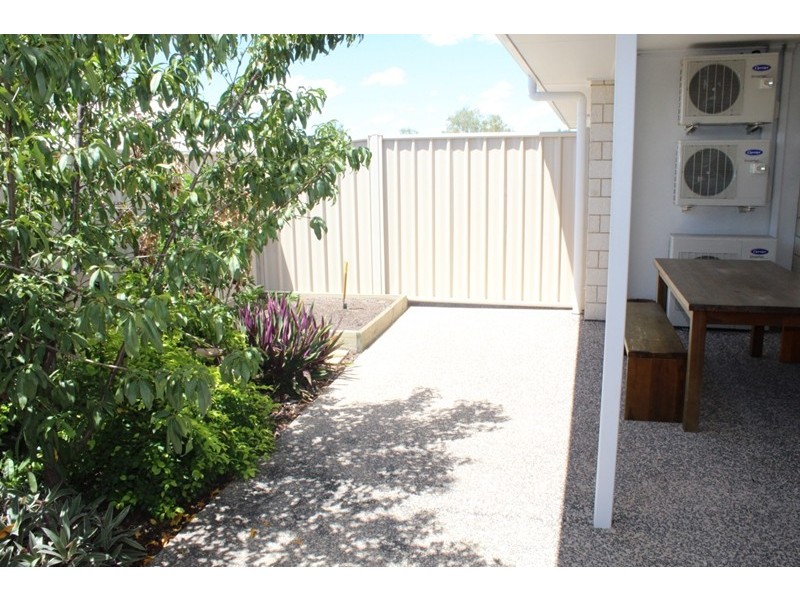 2/44 Lakeside Drive, Emerald QLD 4720