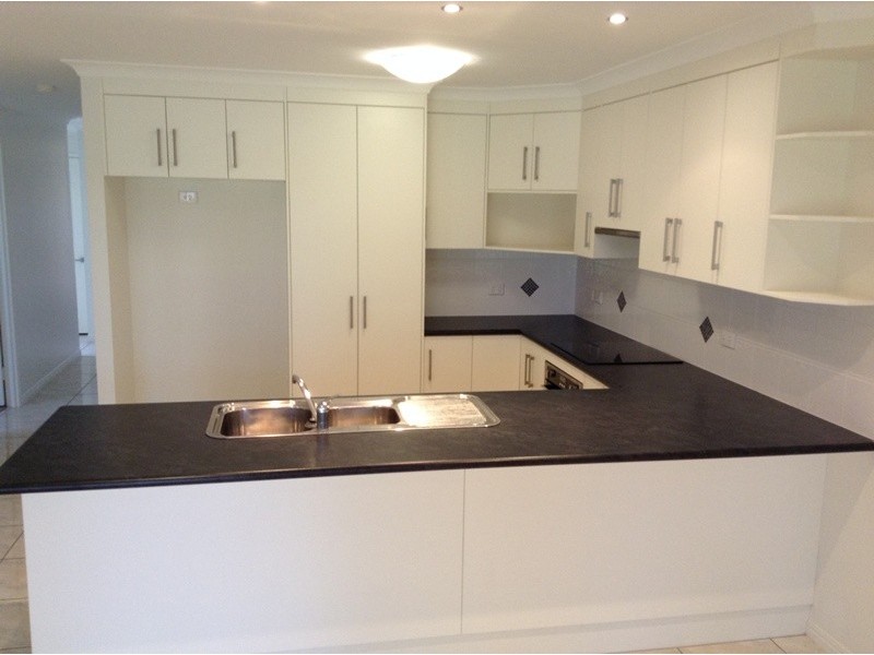 2/11 Moriarty Street, Emerald QLD 4720