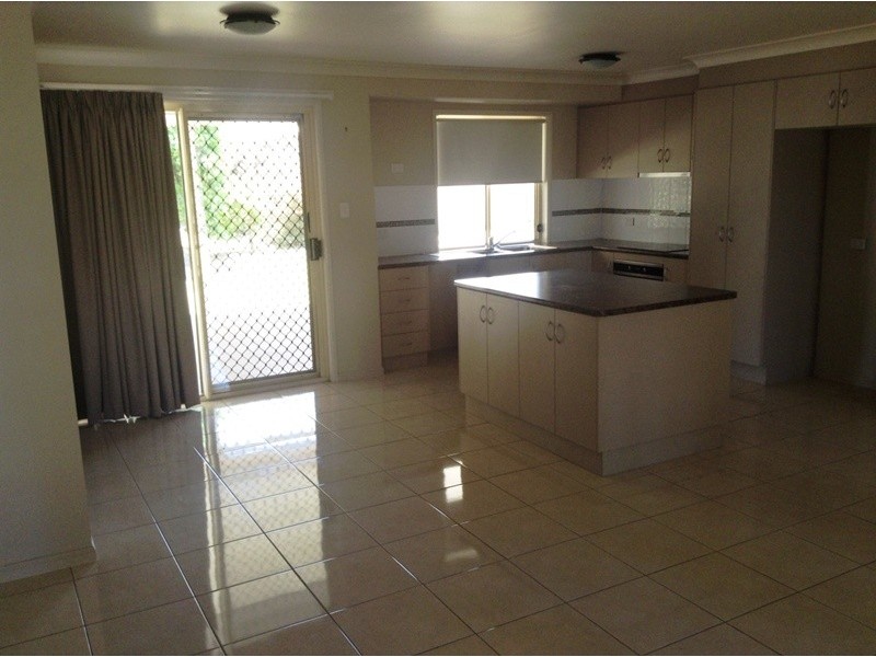 2 Crinum Crescent, Emerald QLD 4720