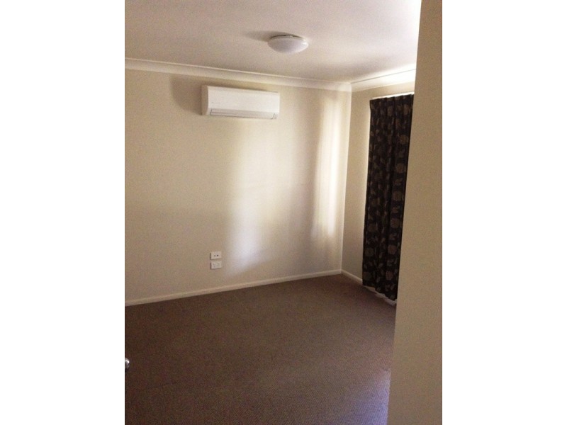 2 Crinum Crescent, Emerald QLD 4720