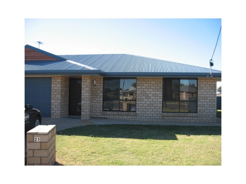 21b Vicki Close, Emerald QLD 4720