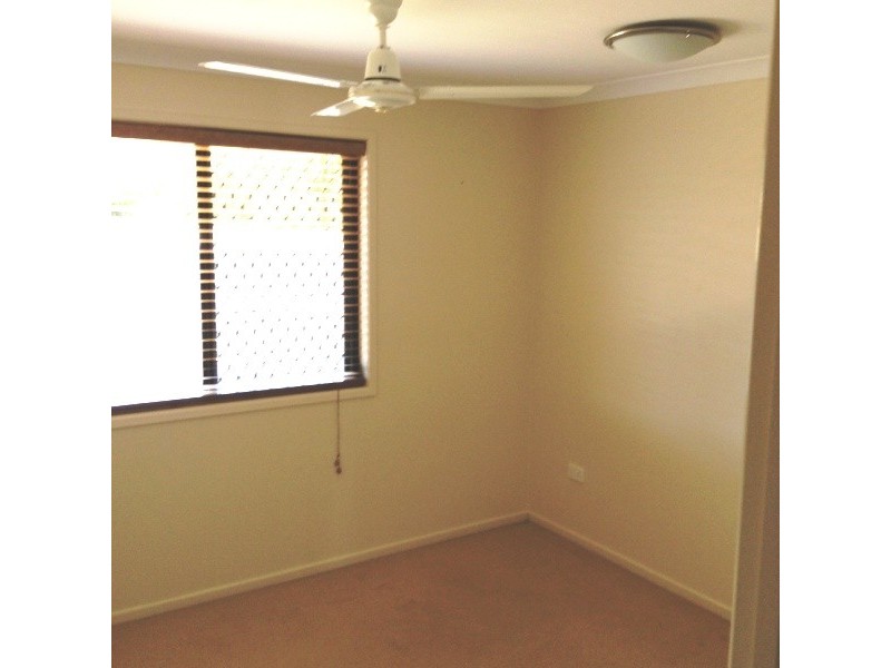 21b Vicki Close, Emerald QLD 4720