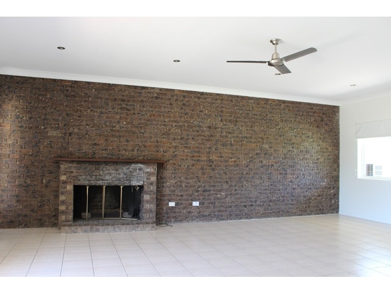 28 Slack Drive, Emerald QLD 4720