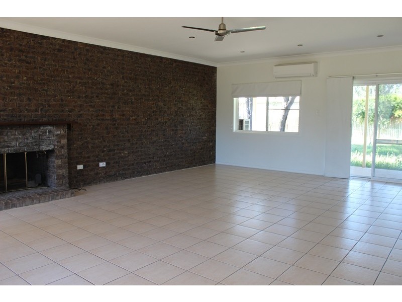 28 Slack Drive, Emerald QLD 4720