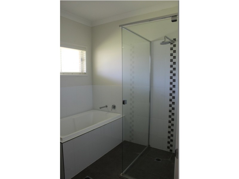 28 Slack Drive, Emerald QLD 4720