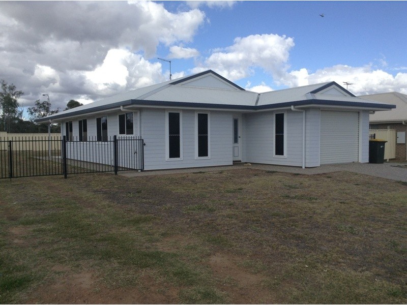21 Lakeside Drive, Emerald QLD 4720