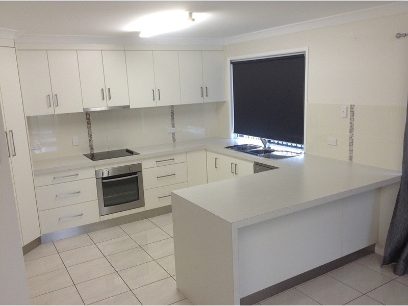 21 Lakeside Drive, Emerald QLD 4720