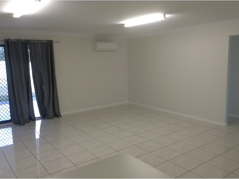21 Lakeside Drive, Emerald QLD 4720