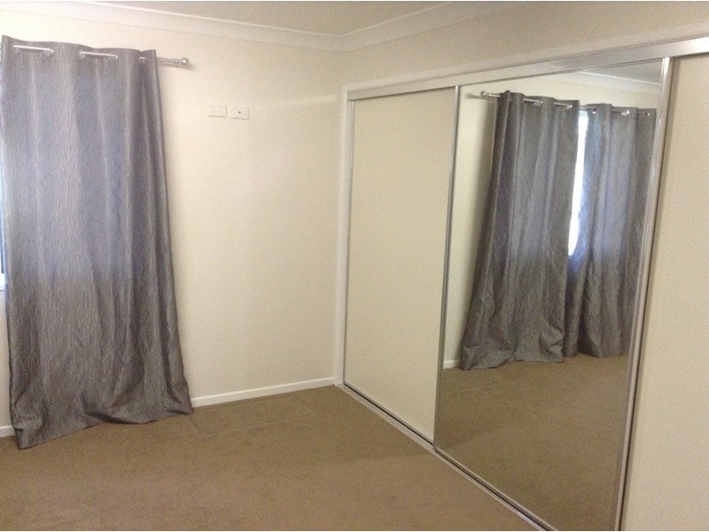 21 Lakeside Drive, Emerald QLD 4720