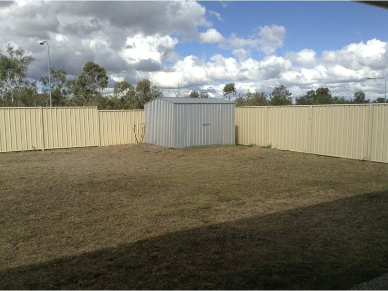 21 Lakeside Drive, Emerald QLD 4720