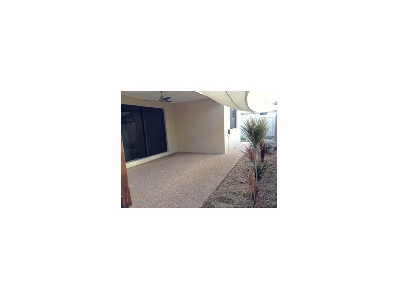 6 Grange Crt, Emerald QLD 4720