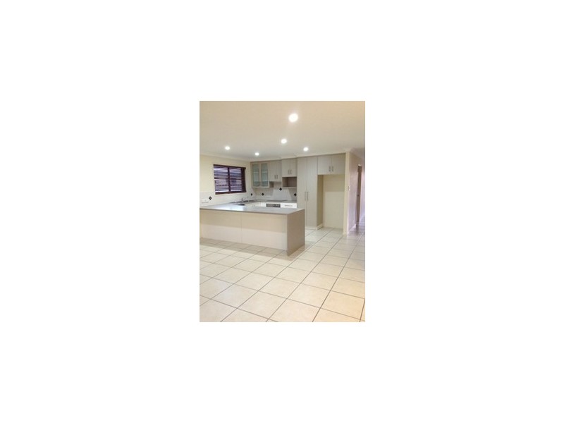 6 Grange Crt, Emerald QLD 4720