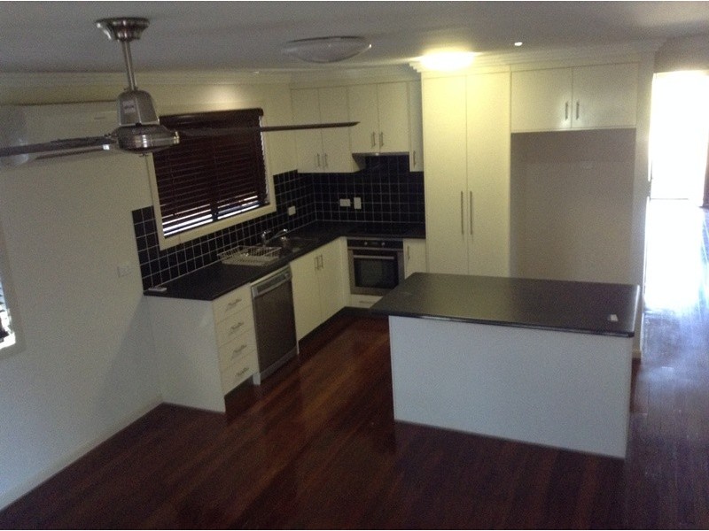 2b Paperbark Place, Emerald QLD 4720