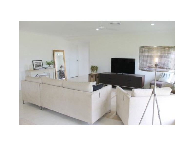 61 Canterbury Road, Emerald QLD 4720