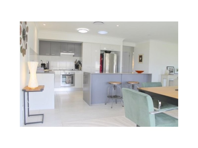 61 Canterbury Road, Emerald QLD 4720