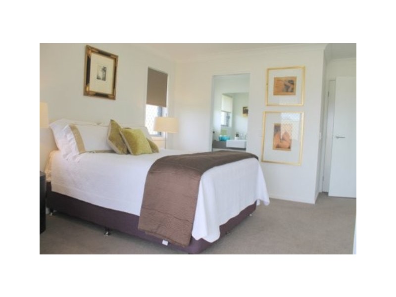 61 Canterbury Road, Emerald QLD 4720