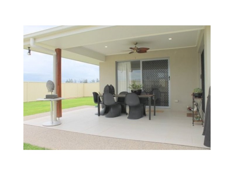 61 Canterbury Road, Emerald QLD 4720