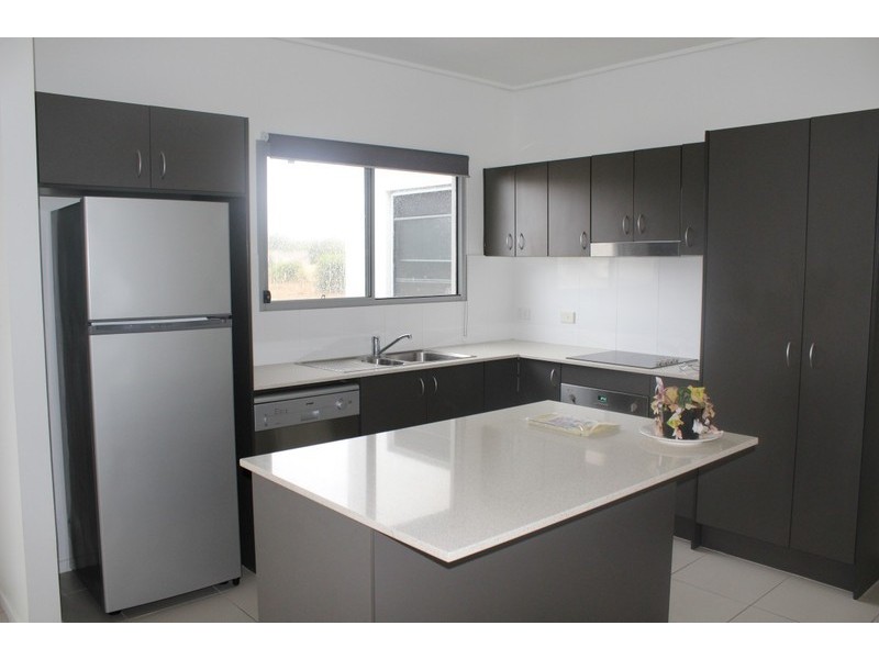10 Lilly Close, Emerald QLD 4720