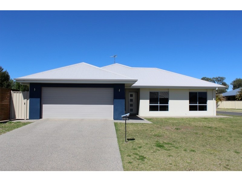 2/4 Yering Street, Emerald QLD 4720