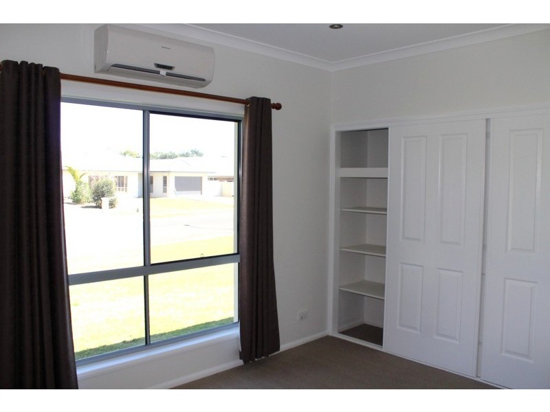 2/4 Yering Street, Emerald QLD 4720