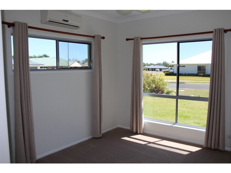 2/4 Yering Street, Emerald QLD 4720