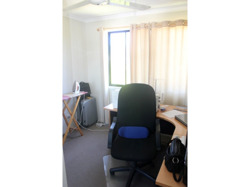 2/15 Gray St, Emerald QLD 4720
