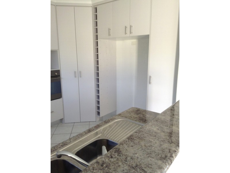 2/2 Burn St, Capella QLD 4723