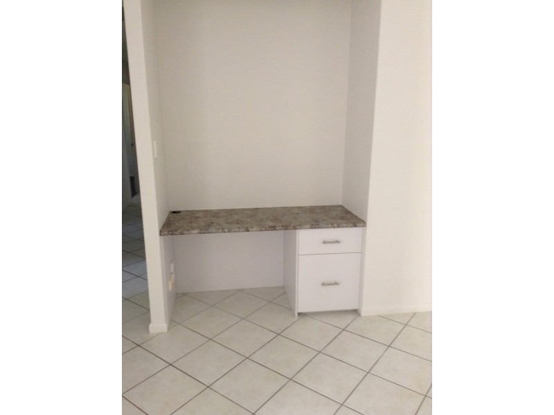 2/2 Burn St, Capella QLD 4723