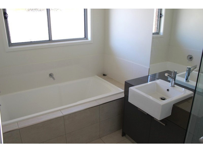 11 Maranda Road, Emerald QLD 4720