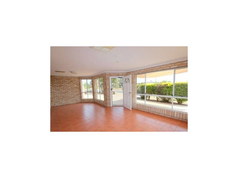 2/46 Colleen Ave, Emerald QLD 4720