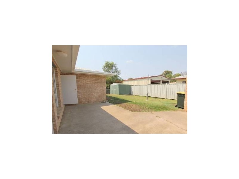 2/46 Colleen Ave, Emerald QLD 4720