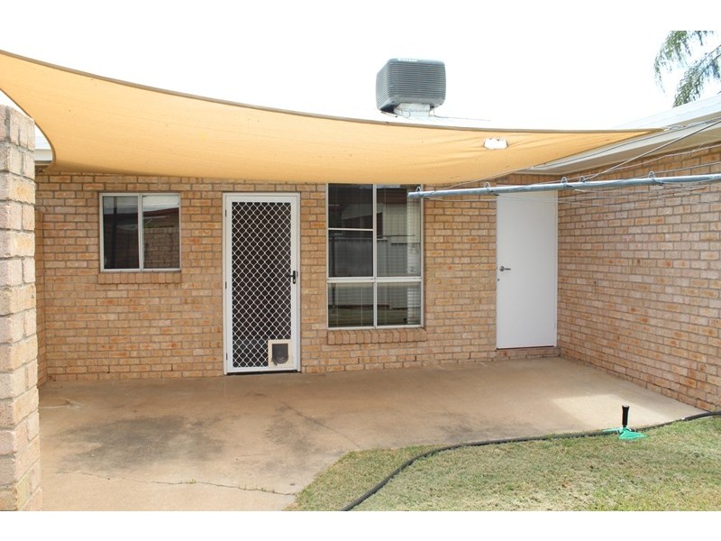 2/46 Colleen Ave, Emerald QLD 4720