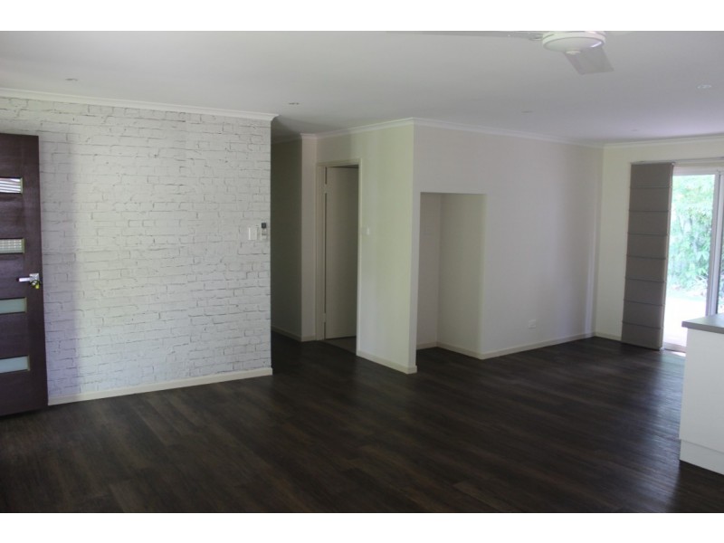 14 Rivoli Place, Emerald QLD 4720