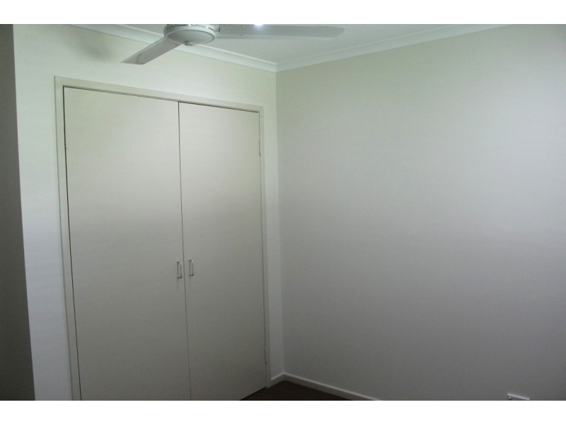 14 Rivoli Place, Emerald QLD 4720