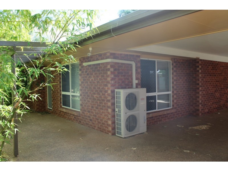 14 Rivoli Place, Emerald QLD 4720
