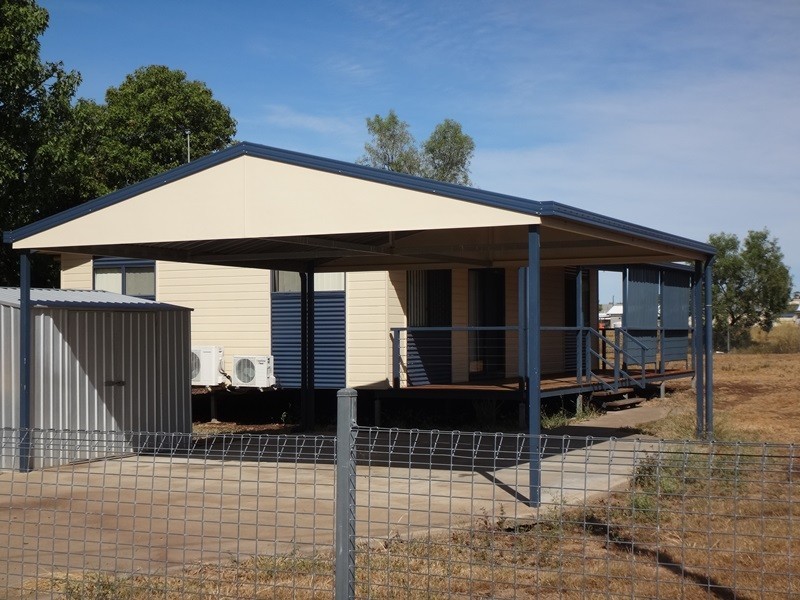 8 Retro Street, Capella QLD 4723
