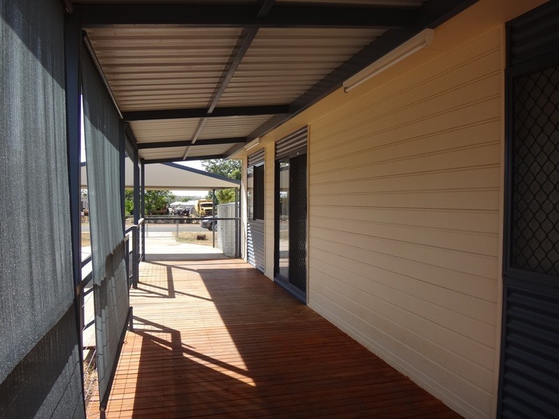 8 Retro Street, Capella QLD 4723
