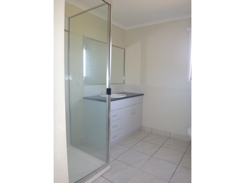 8 Retro Street, Capella QLD 4723