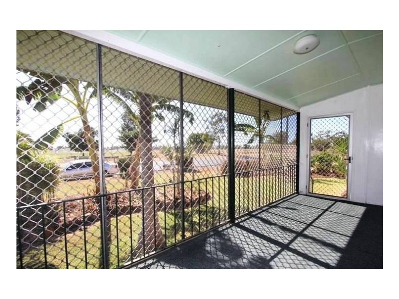22 Racecourse Rd, Emerald QLD 4720