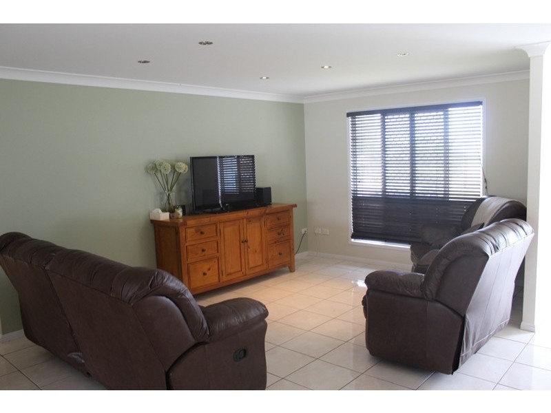 5 Mooney Crescent, Emerald QLD 4720