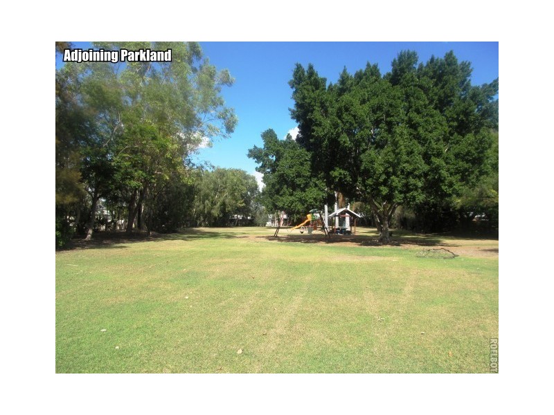 10 Skelton Place, Emerald QLD 4720