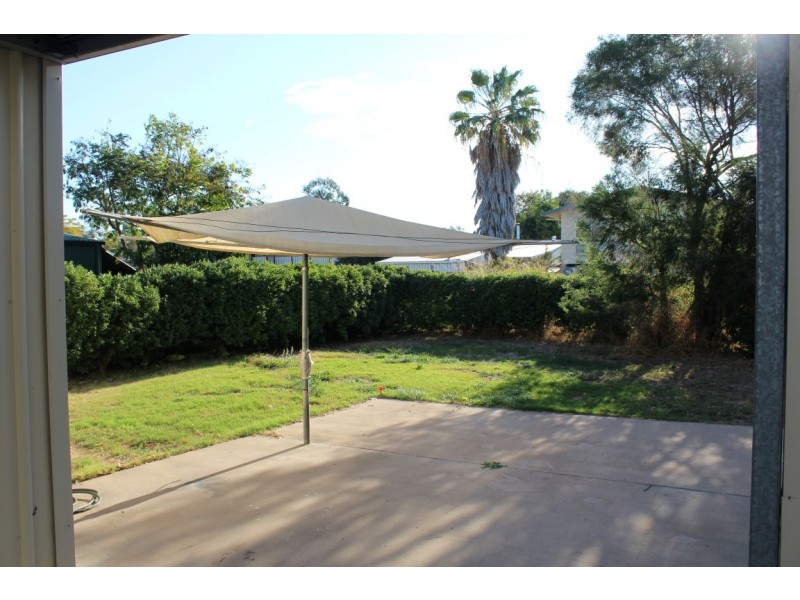 4 Campbell Street, Emerald QLD 4720